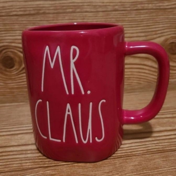 Rae Dunn Mr. Claus red large coffee mug, new without tags. - Picture 2 of 2
